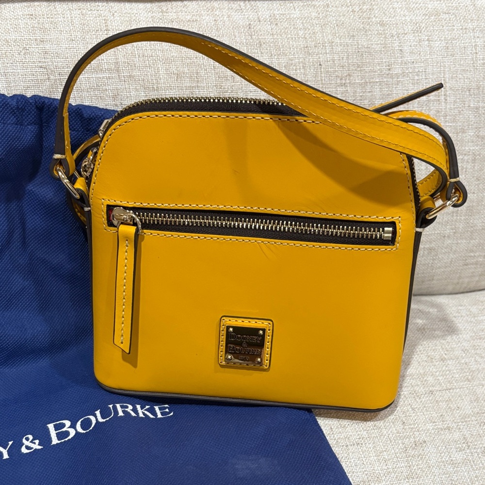 Dooney & Bourke crossbody purse
